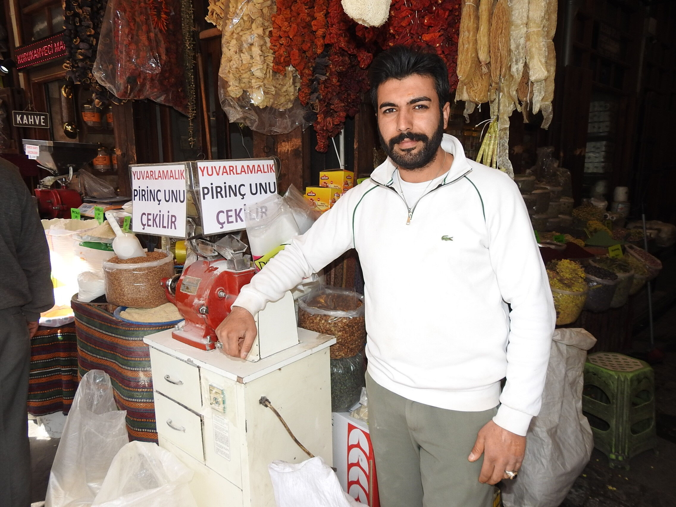 Bir yiyen bir daha yiyor! Malzemelere yoğun talep var: Tescilli lezzetler için bayram mesaisi başladı Bir yiyen bir daha yiyor! Malzemelere yoğun talep var: Tescilli lezzetler için bayram mesaisi başladı - 1. Resim
