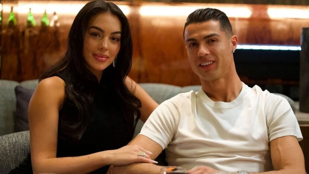 Cristiano Ronaldo'dan evlilik açıklaması! Yıllardır konuşuluyordu, Georgina Rodriguez ile... - 1. Resim