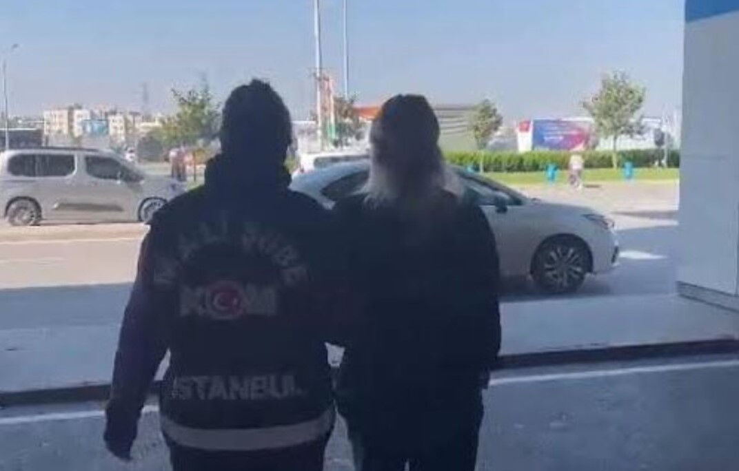 İBB'den bir isim daha gözaltında! Elif Güven havalimanında yakalandı - 1. Resim