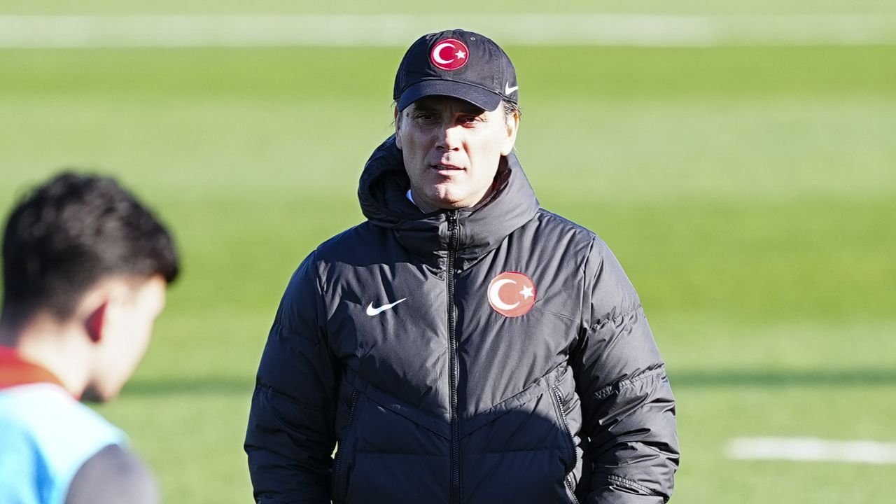 Montella bilir işini! İtalyan hoca ilkleri başarıyor