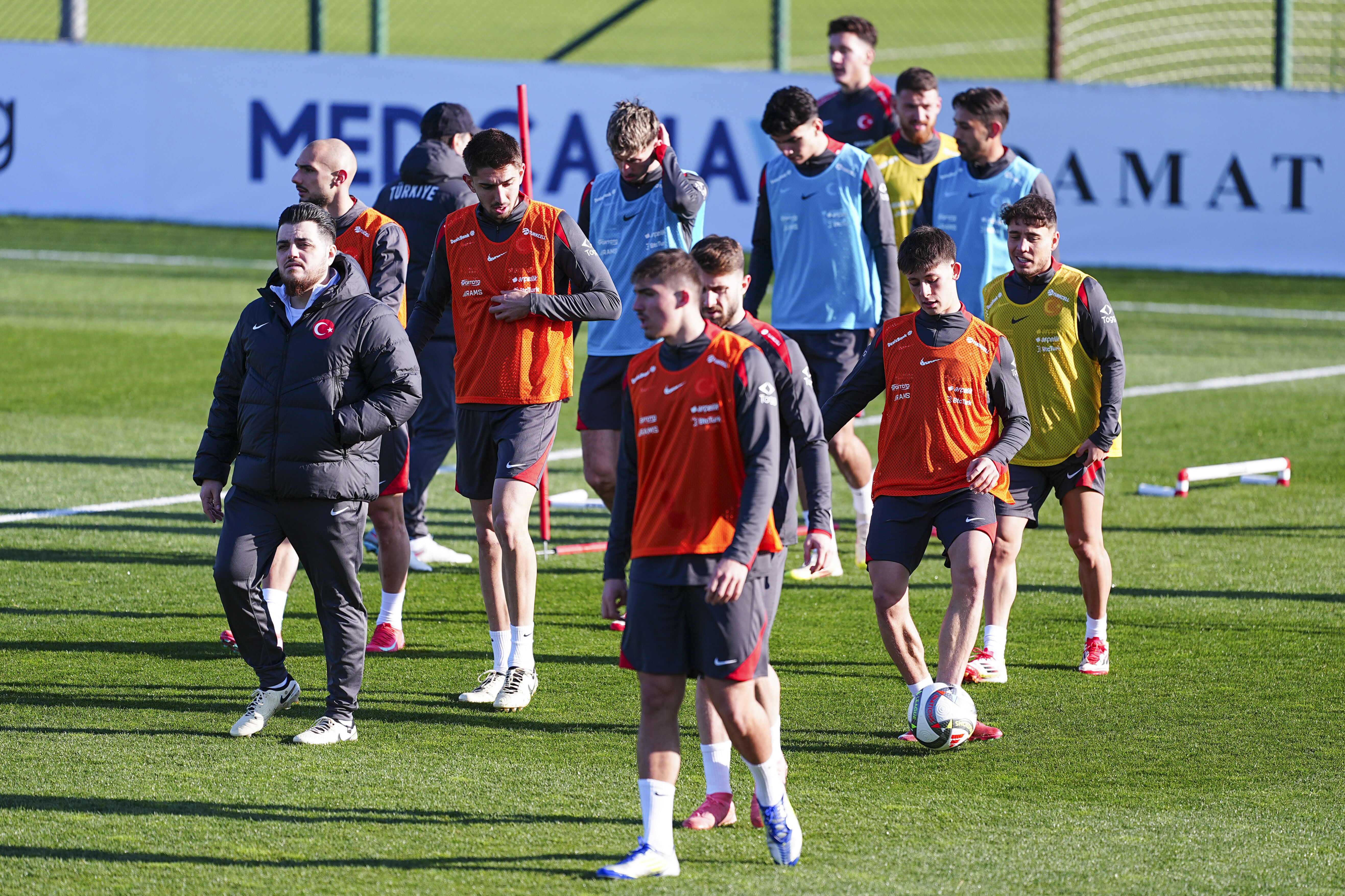 Montella bilir işini! İtalyan hoca ilkleri başarıyor - 2. Resim