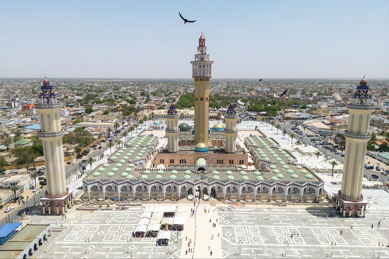 Müridiler Batı Afrika'nın en büyük camisini doldurdu! Senegal'de ramazanın kalbi Mesâliku'l-Cinân'da atıyor - 5. Resim