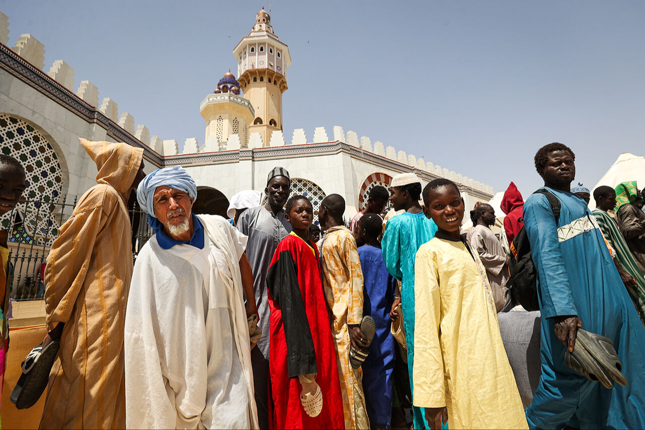 Müridiler Batı Afrika'nın en büyük camisini doldurdu! Senegal'de ramazanın kalbi Mesâliku'l-Cinân'da atıyor - 10. Resim