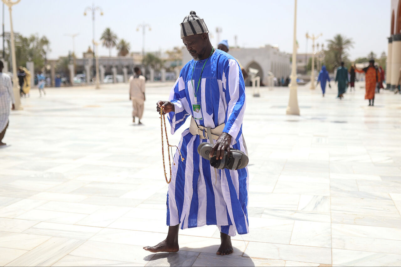 Müridiler Batı Afrika'nın en büyük camisini doldurdu! Senegal'de ramazanın kalbi Mesâliku'l-Cinân'da atıyor - 6. Resim