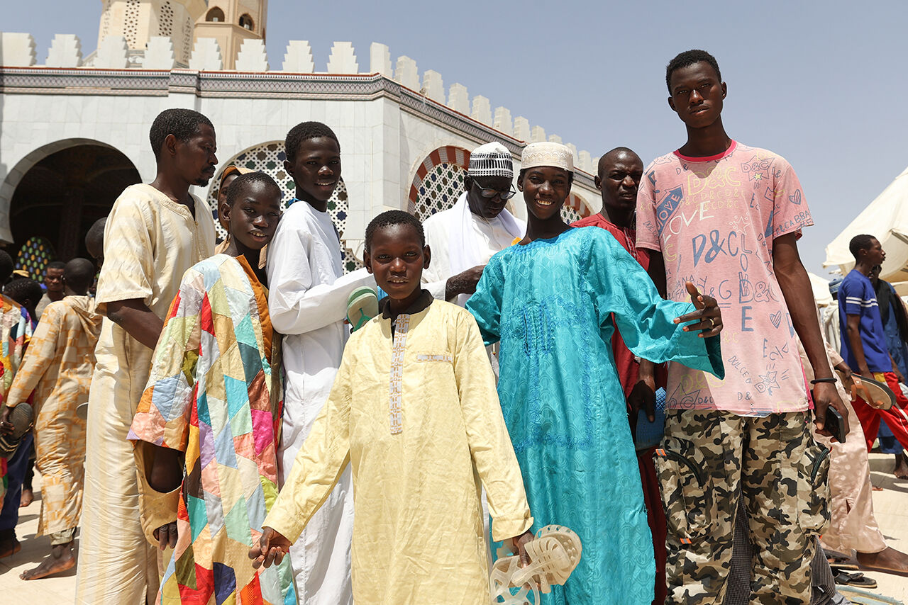 Müridiler Batı Afrika'nın en büyük camisini doldurdu! Senegal'de ramazanın kalbi Mesâliku'l-Cinân'da atıyor - 9. Resim