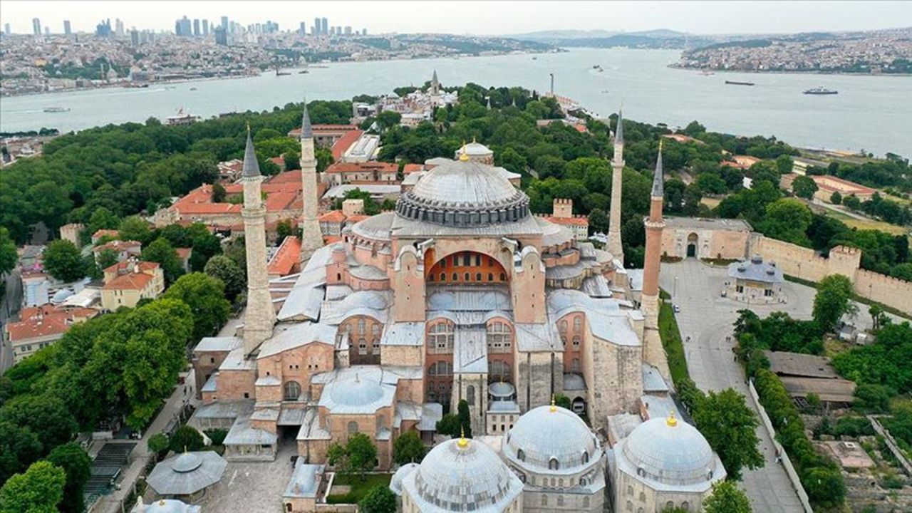 Yunanistan’dan skandal talep: İstanbul’un adını &#039;Konstantinopolis&#039; yapın!