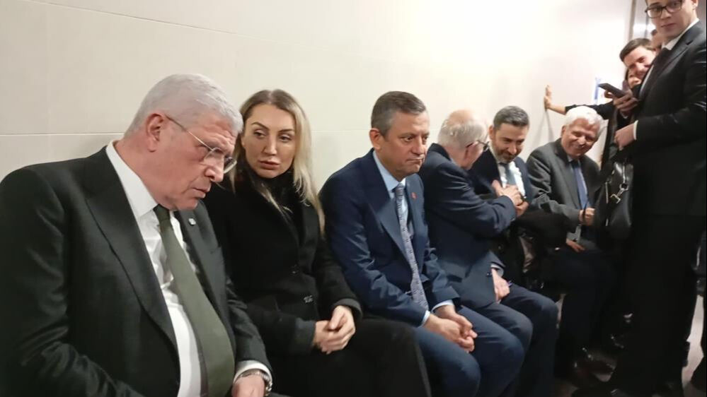 CHP lideri Özgür Özel, Çağlayan Adliyesi'nde - 1. Resim