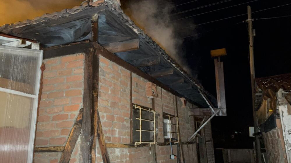 D&uuml;zce'de sıcak saatler! Alevler g&ouml;ky&uuml;z&uuml;n&uuml; sardı - 1. Resim