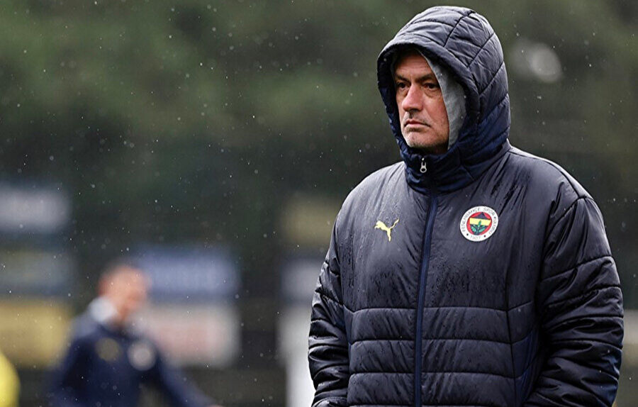 Teknik direktörsüz bir takım! Portekiz'de Jose Mourinho sesleri Teknik direktörsüz bir takım! Portekiz'de Jose Mourinho sesleri - 2. Resim