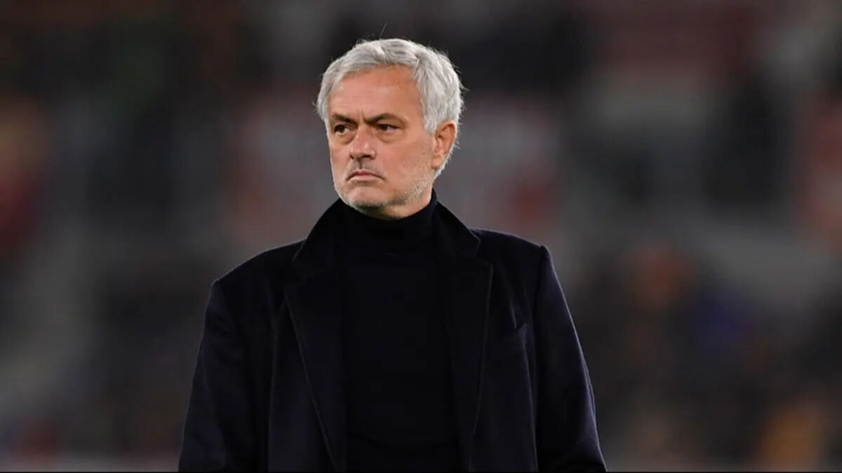 Teknik direktörsüz bir takım! Portekiz'de Jose Mourinho sesleri Teknik direktörsüz bir takım! Portekiz'de Jose Mourinho sesleri - 1. Resim
