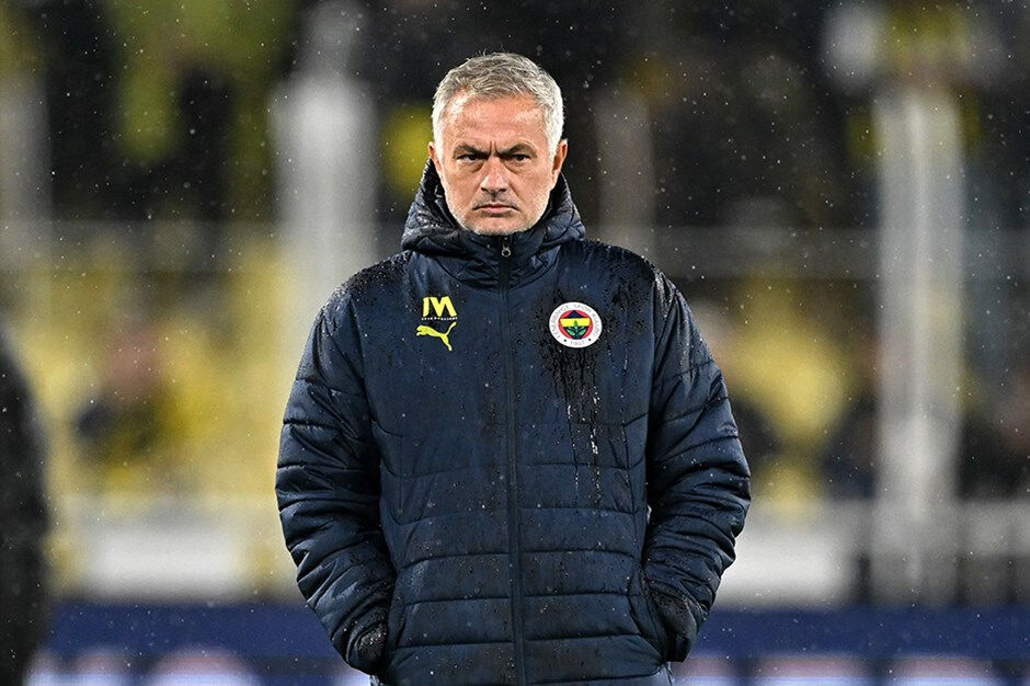 Teknik direktörsüz bir takım! Portekiz'de Jose Mourinho sesleri Teknik direktörsüz bir takım! Portekiz'de Jose Mourinho sesleri - 3. Resim