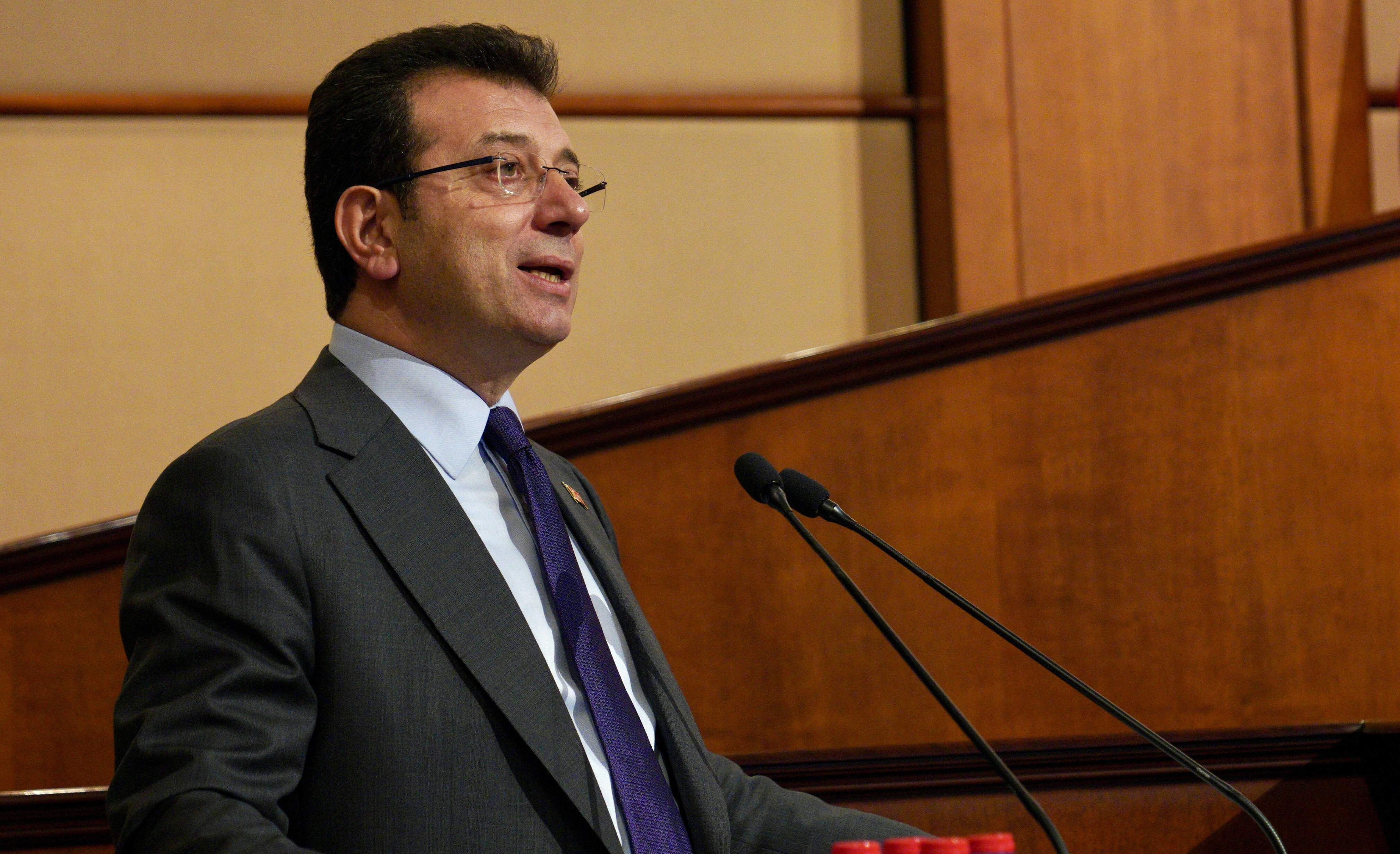 İmamoğlu protestolarında büyük rezillik! Tarihi mezarları kırıp döktüler - 1. Resim