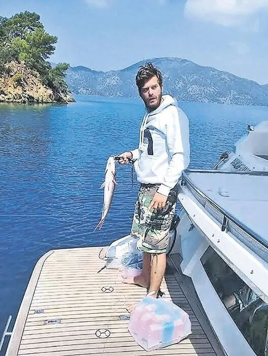 Kıvanç Tatlıtuğ yazlık aldı! Tercih ettiği şehir dikkat çekti Kıvanç Tatlıtuğ yazlık aldı! Tercih ettiği şehir dikkat çekti - 1. Resim