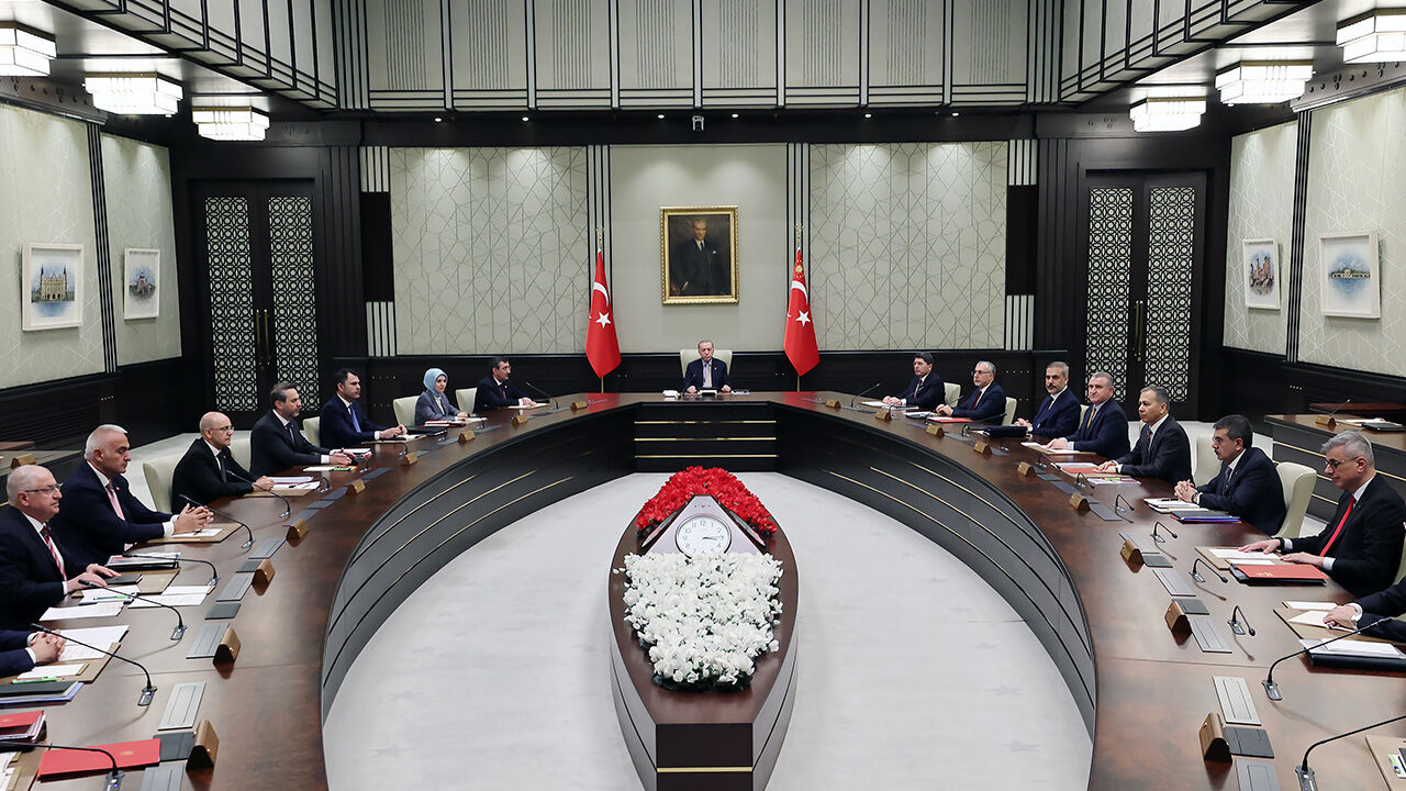 Milyonların gözü bugün Kabine Toplantısı'nda! Gündem İmamoğlu ve soruşturmalar Milyonların gözü bugün Kabine Toplantısı'nda! Gündem İmamoğlu ve soruşturmalar - 1. Resim