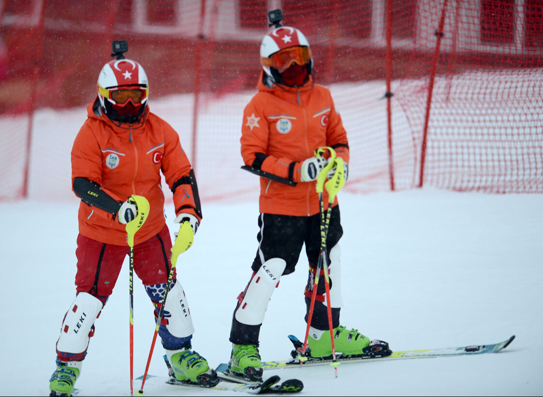 Otizmli ikiz milli kayakçılar Fransa'da Türkiye'yi temsil edecek! Tek bir istekleri var - 1. Resim