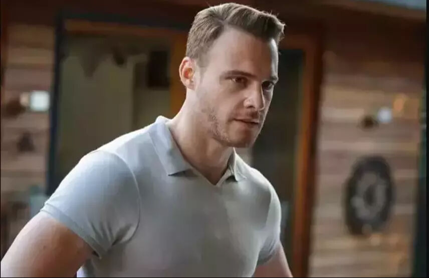 Oyuncu Kerem Bürsin imaj değiştirdi! Yeni görüntüsü şaşırttı - 1. Resim