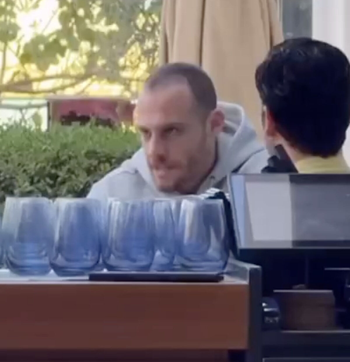 Oyuncu Kerem Bürsin imaj değiştirdi! Yeni görüntüsü şaşırttı - 3. Resim