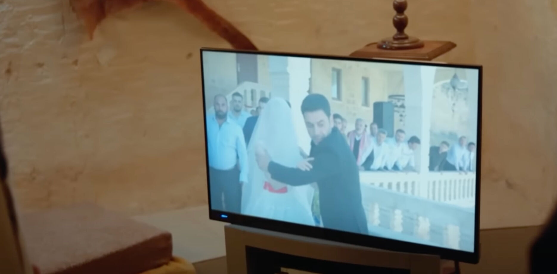 Uzak Şehir bugün var mı? Alya'nın inadı kırılıyor Uzak Şehir yeni bölüm fragmanı yayınlandı mı? Alya'nın inadı kırılıyor - 3. Resim