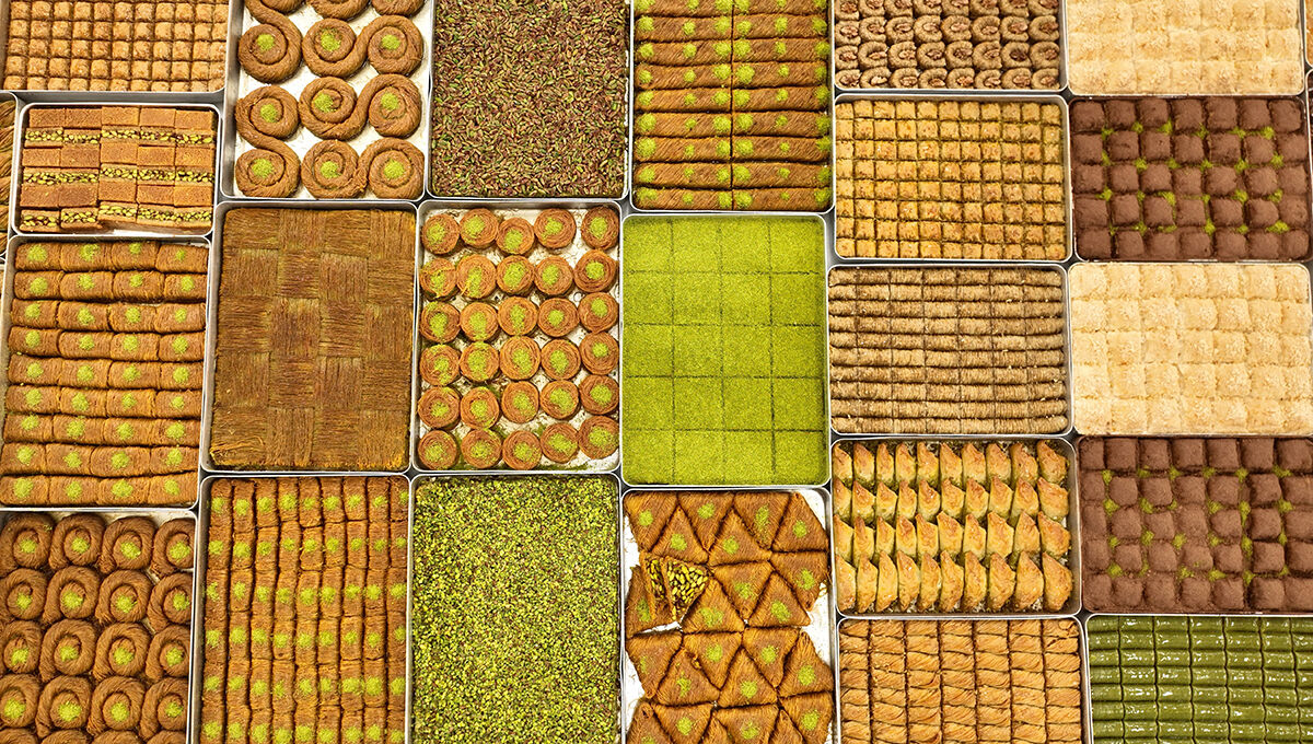 Bayram öncesi tatlılara dikkat! Baklava ustası sektördeki Antep fıstığı hilelerini göstererek anlattı - 5. Resim