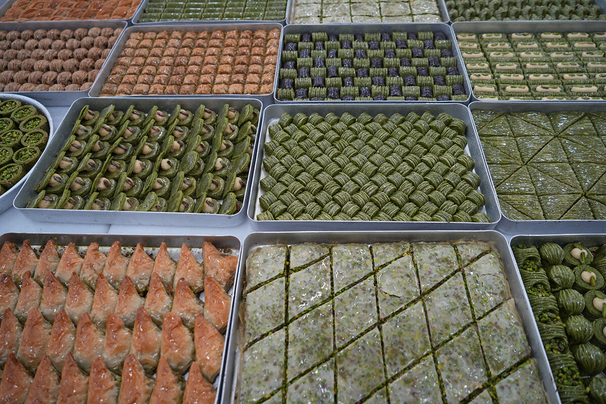 Bayram öncesi tatlılara dikkat! Baklava ustası sektördeki Antep fıstığı hilelerini göstererek anlattı - 7. Resim
