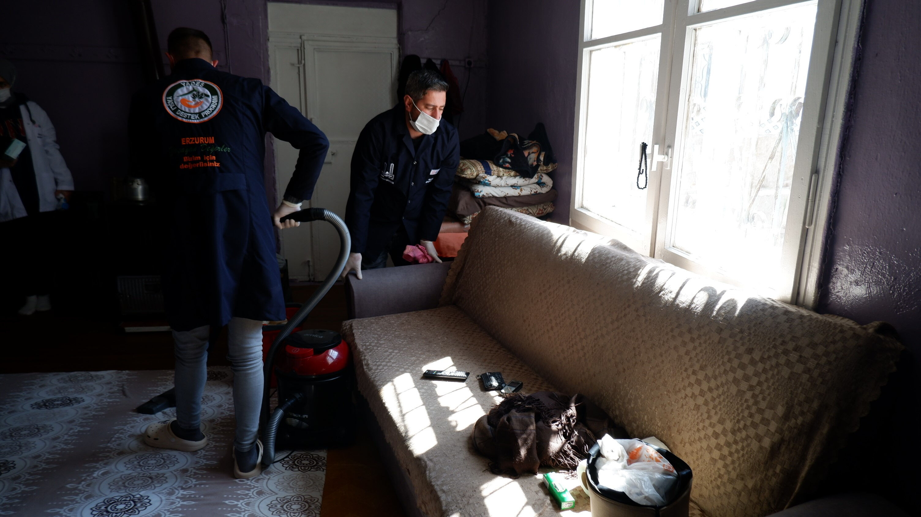 Belediyeden yaşlılar i&ccedil;in bayram hizmeti! Ekipler kapı kapı geziyor - 4. Resim