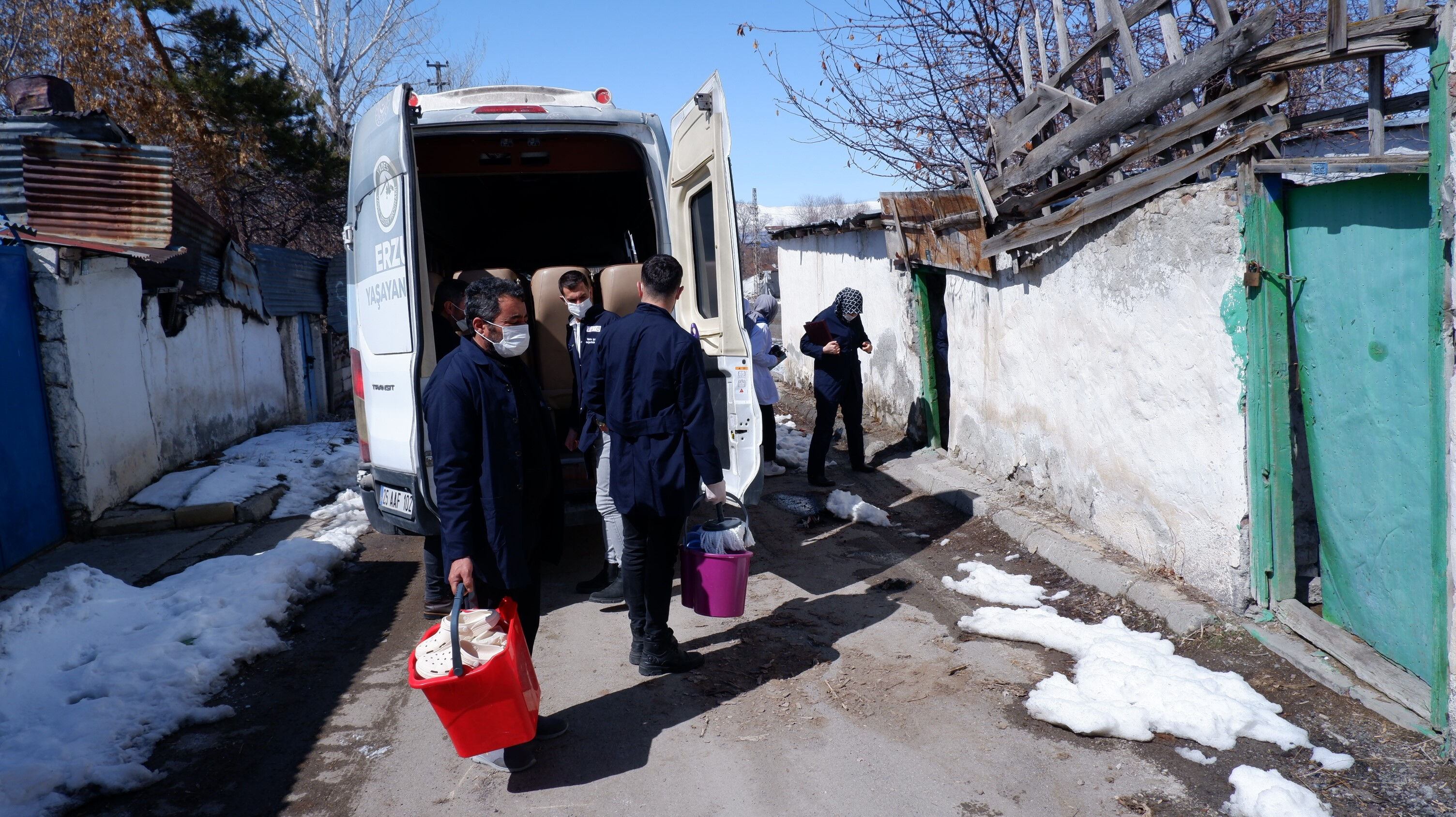 Belediyeden yaşlılar i&ccedil;in bayram hizmeti! Ekipler kapı kapı geziyor - 1. Resim