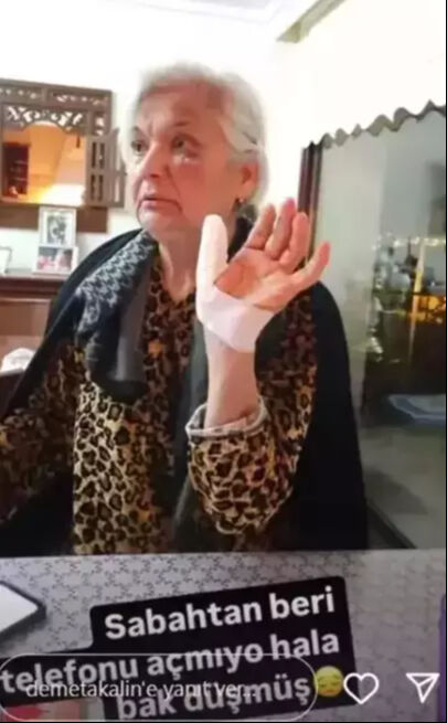 Demet Akalın'ın annesi kaza geçirdi! Apar topar soluğu yanında aldı Demet Akalın'ın annesi kaza geçirdi! Apar topar soluğu yanında aldı - 2. Resim