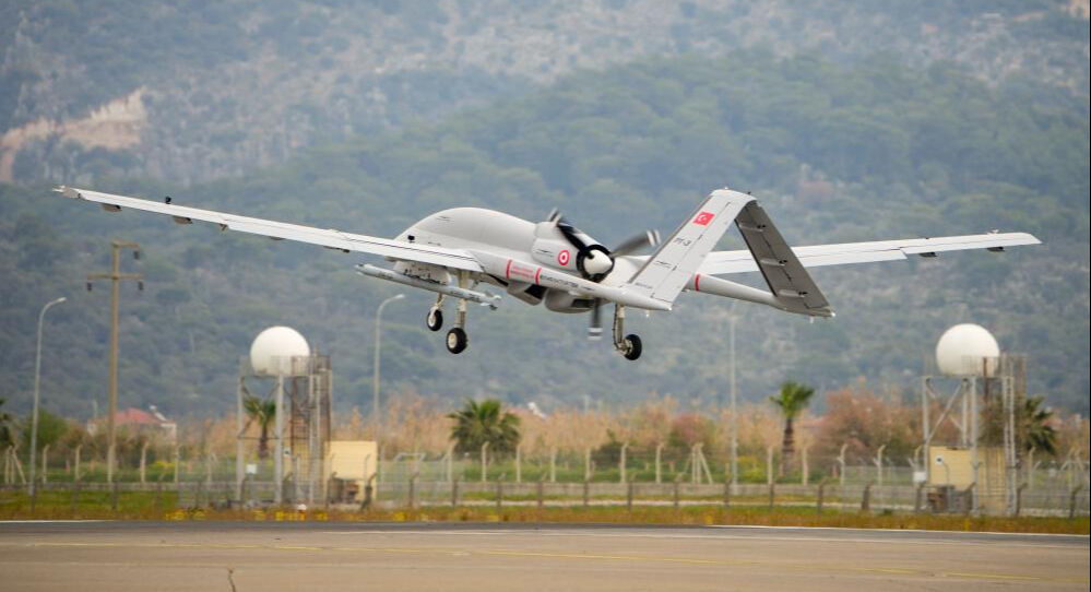 Dünya havacılık tarihinde bir ilk: Bayraktar TB2 işaretledi, TB3 süpersonik füze ile vurdu! Dünya havacılık tarihinde bir ilk: Bayraktar TB2 işaretledi, TB3 süpersonik füze ile vurdu! - 3. Resim