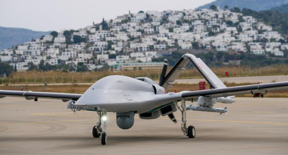 Dünya havacılık tarihinde bir ilk: Bayraktar TB2 işaretledi, TB3 süpersonik füze ile vurdu! Dünya havacılık tarihinde bir ilk: Bayraktar TB2 işaretledi, TB3 süpersonik füze ile vurdu! - 2. Resim