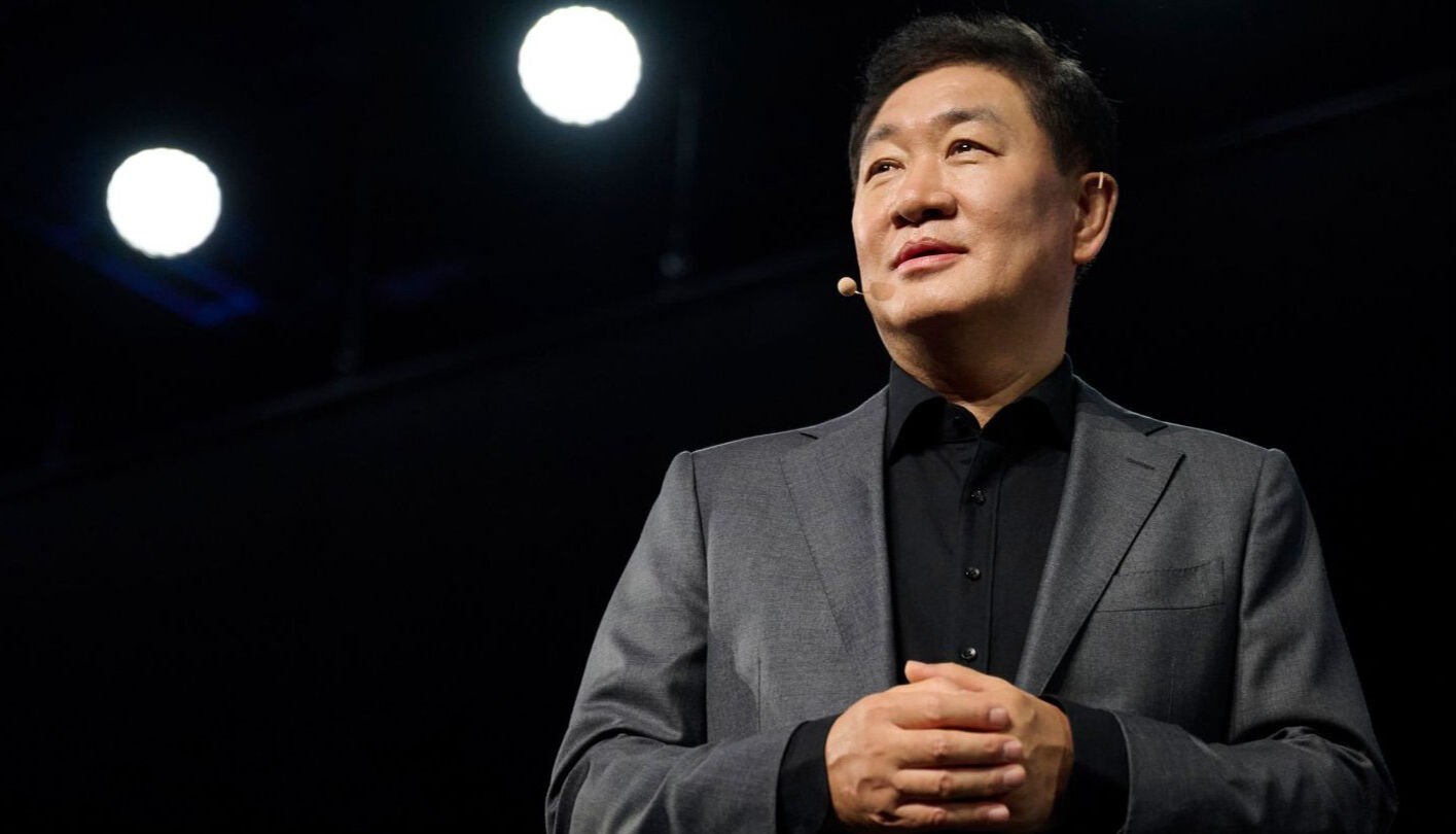 Dünyaca ünlü CEO hayatını kaybetti! 37 yıldır aynı firmada çalışıyordu Dünyaca ünlü CEO hayatını kaybetti! 37 yıldır aynı firmada çalışıyordu - 1. Resim