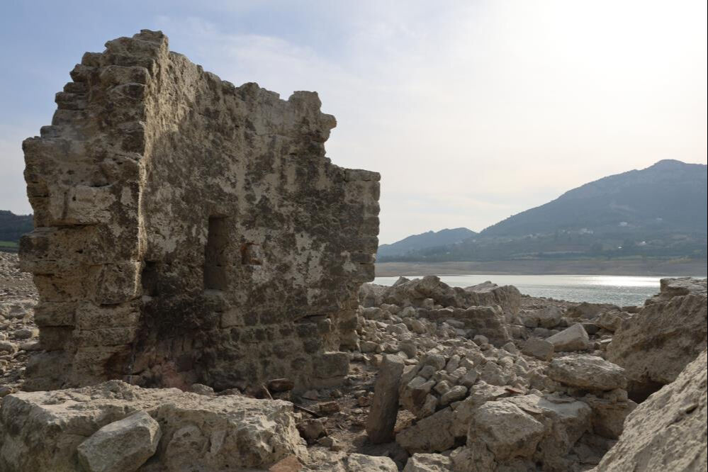 Korkutan görüntü! Su kilometrelerce çekildi... "Ot bile yok" Korkutan görüntü! Su kilometrelerce çekildi... "Ot bile yok" - 1. Resim