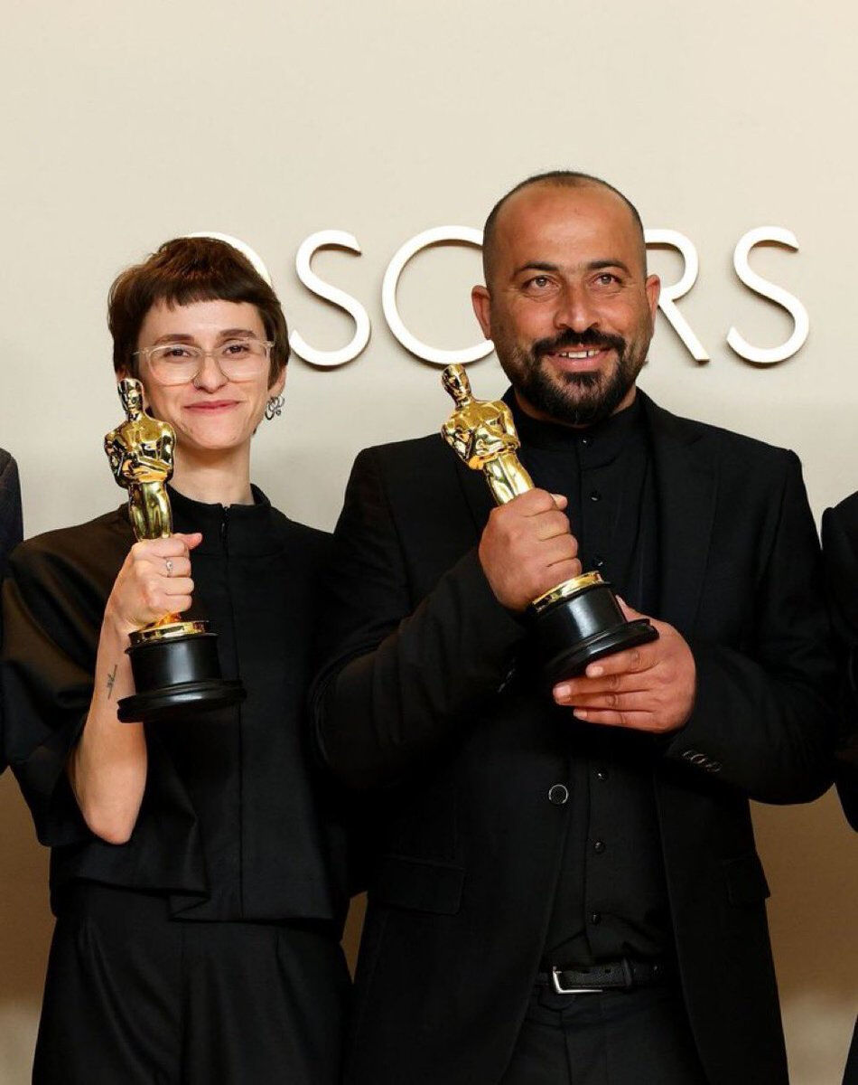 Oscar ödüllü Filistinli yönetmen Hamdan Ballal’a saldırı! İsrailli işgalciler darp etti, ordu gözaltına aldı Oscar ödüllü Filistinli yönetmen Hamdan Ballal’a saldırı! İsrailli işgalciler darp etti, ordu gözaltına aldı - 1. Resim