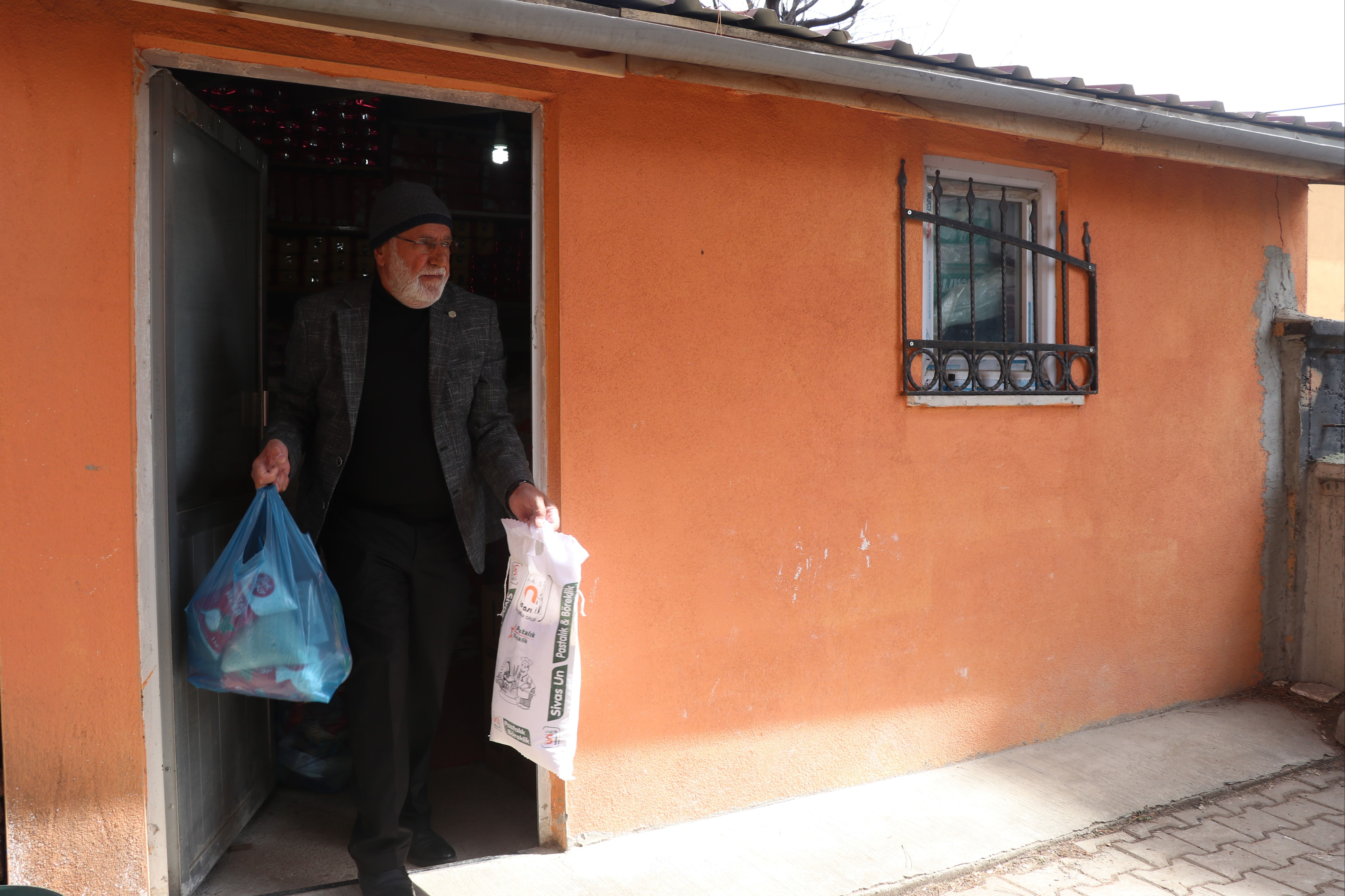 Sivas'taki bu markette fiyat etiketi yok! Alışveriş sadece 3 şart var - 1. Resim