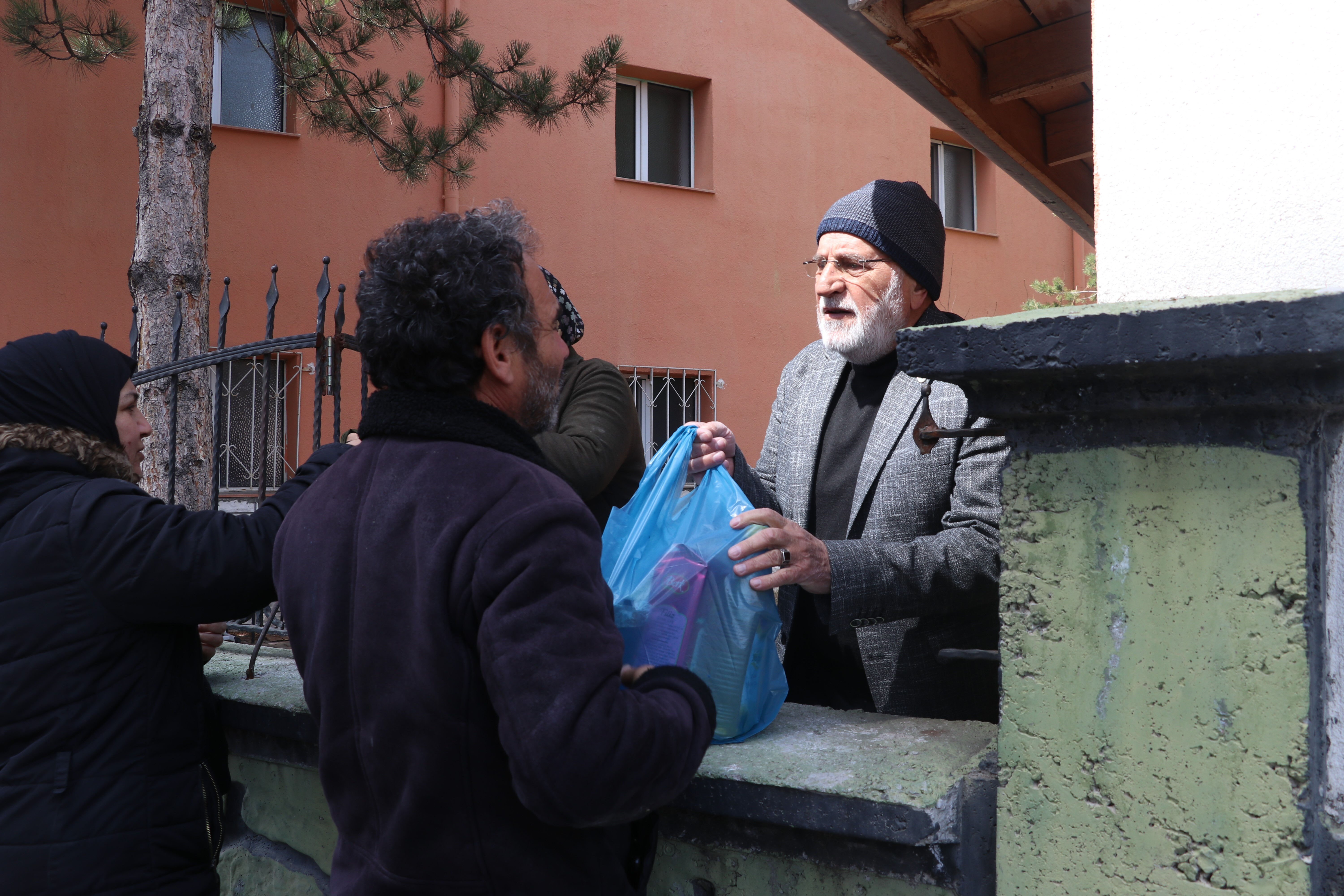 Sivas'taki bu markette fiyat etiketi yok! Alışveriş sadece 3 şart var - 2. Resim