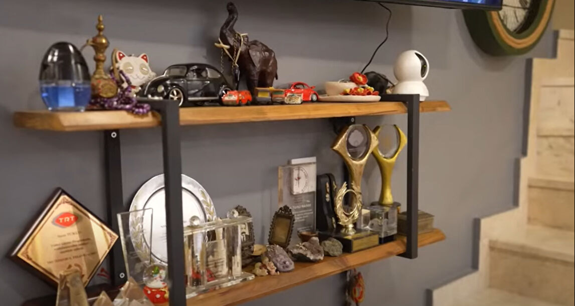 Ünlü şarkıcı Türkü'nün hem evi hem de son hali gündem oldu! Dubleks evinde yok yok... Ünlü şarkıcı Türkü'nün hem evi hem de son hali gündem oldu! Dubleks evinde yok yok... - 3. Resim