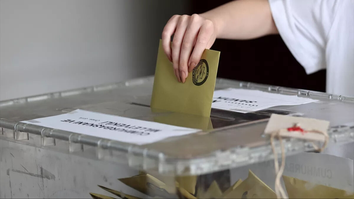 Yerel seçimler ne zaman, Cumhurbaşkanlığı seçimleri kaç yılda bir yapılır? Seçim sürecine dair detaylar gündeme geldi! Yerel seçimler ne zaman, Cumhurbaşkanlığı seçimleri kaç yılda bir yapılır? Seçim sürecine dair detaylar gündeme geldi! - 1. Resim