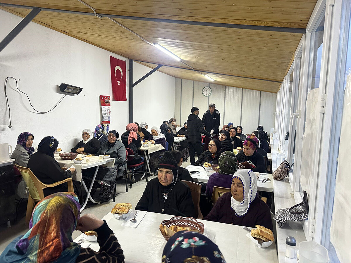 Yıllar önce başlatılan gelenek bozulmadı! Ramazanda da bayramda da birlikteler Yıllar önce başlatılan gelenek bozulmadı! Ramazanda hep birlikteler - 2. Resim