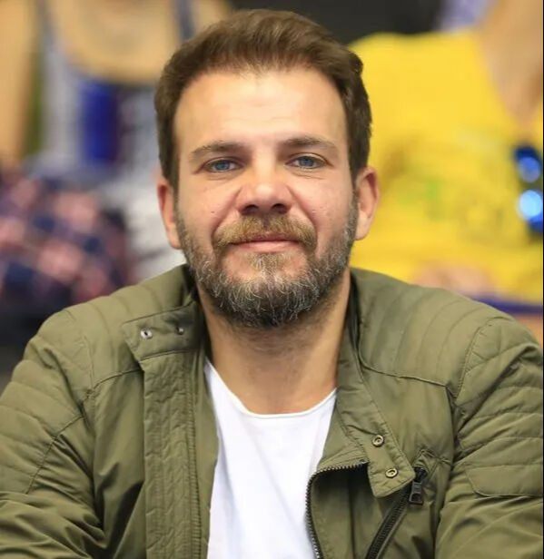 ABD'ye yerleşip tır şoförü olmuştu! Tolga Karel'den dikkat çeken açıklama:  ABD'ye yerleşip tır şoförü olmuştu! Tolga Karel'den dikkat çeken açıklama: