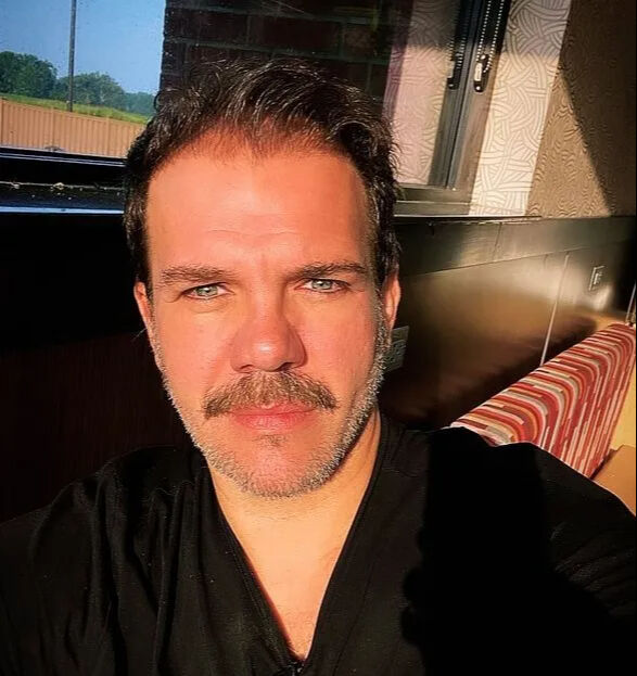 ABD'ye yerleşip tır şoförü olmuştu! Tolga Karel'den dikkat çeken açıklama:  ABD'ye yerleşip tır şoförü olmuştu! Tolga Karel'den dikkat çeken açıklama: