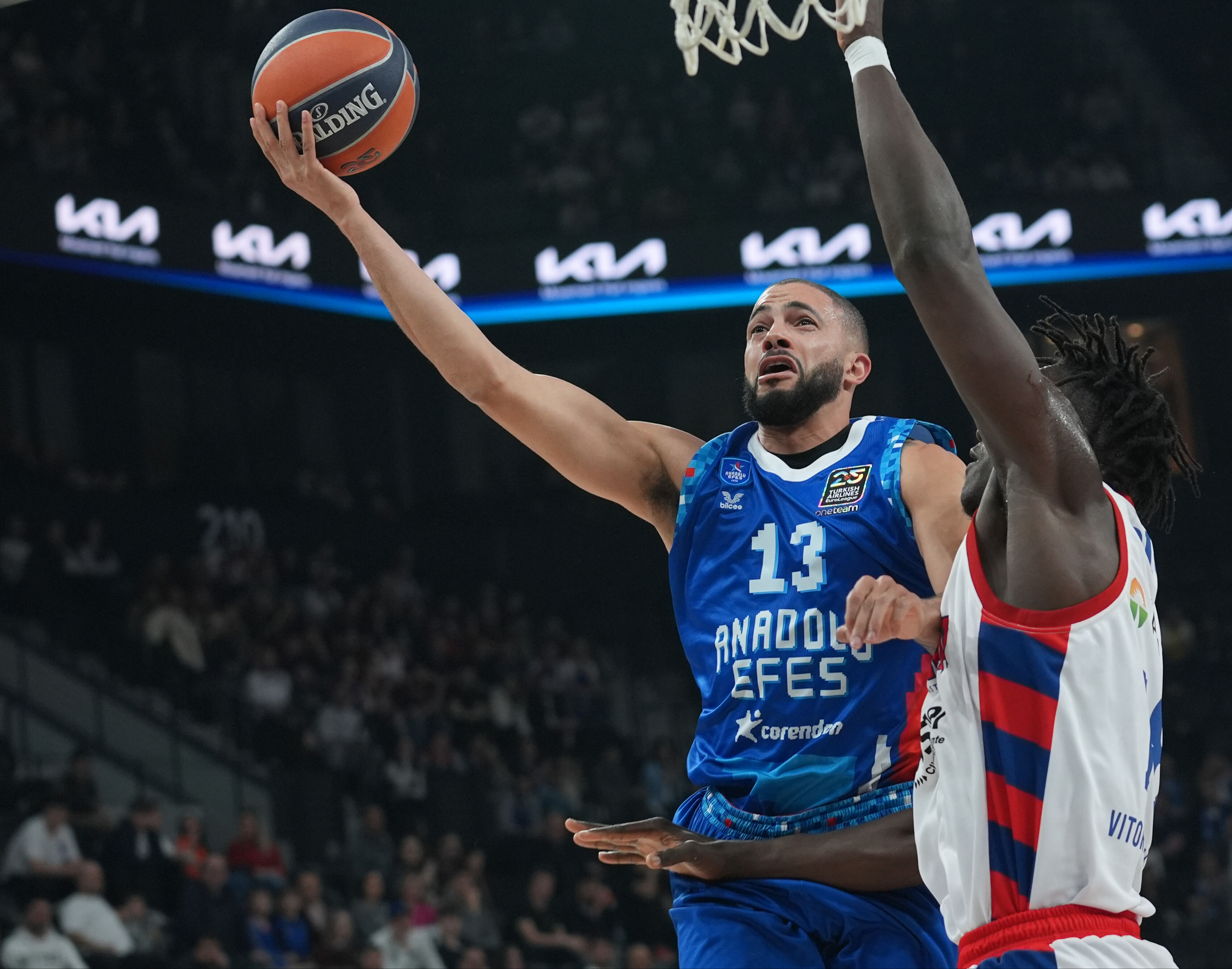 Anadolu Efes Baskonia’yı farklı geçti! Euroleague'de 5’te 5 yaptı - 1. Resim