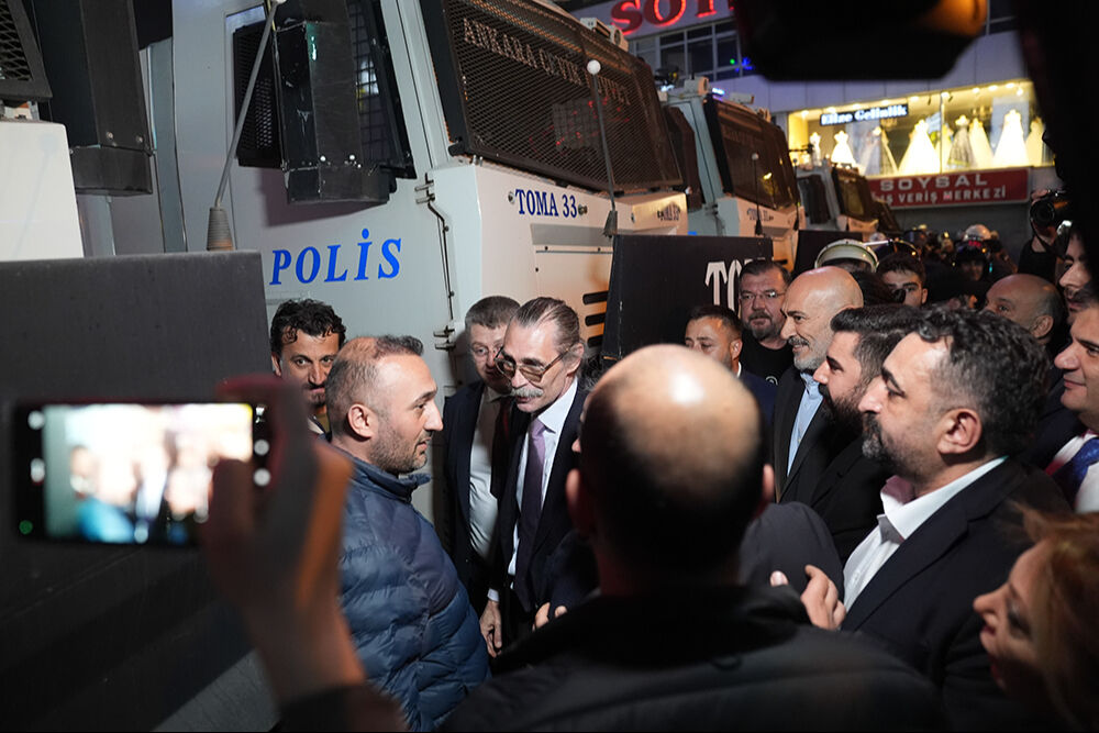 Ankara'daki izinsiz gösterilerde bir polis yaralandı! Çok sayıda gözaltı var... Ankara'daki izinsiz gösterilerde bir polis yaralandı! Çok sayıda gözaltı var... - 2. Resim