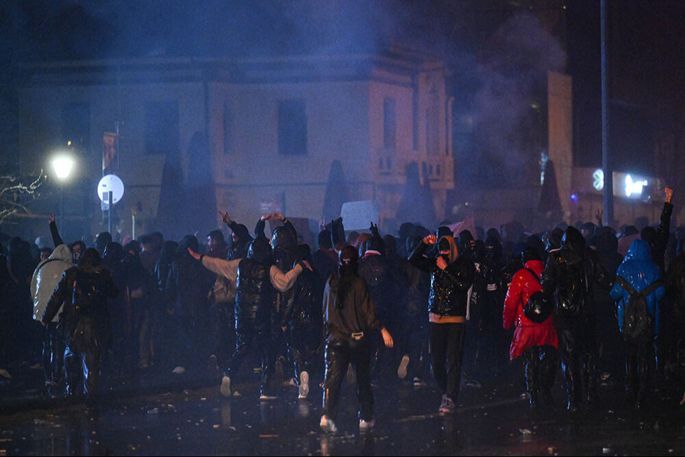 Ankara'daki izinsiz gösterilerde bir polis yaralandı! Çok sayıda gözaltı var... Ankara'daki izinsiz gösterilerde bir polis yaralandı! Çok sayıda gözaltı var... - 3. Resim
