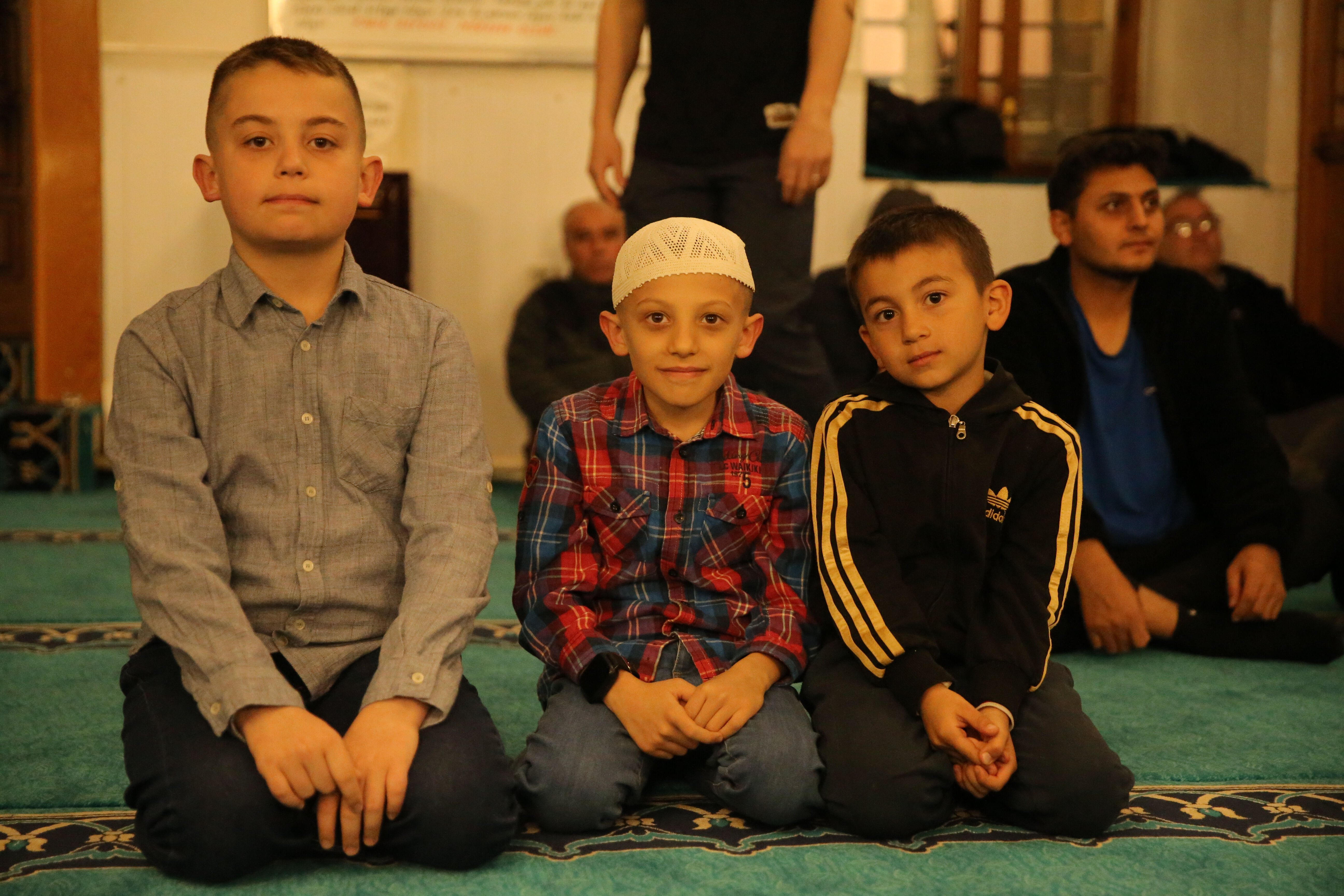 Bin aydan daha hayırlı Kadir Gecesi'nde eller semaya açıldı Bin aydan daha hayırlı Kadir Gecesi'nde eller semaya açıldı - 2. Resim