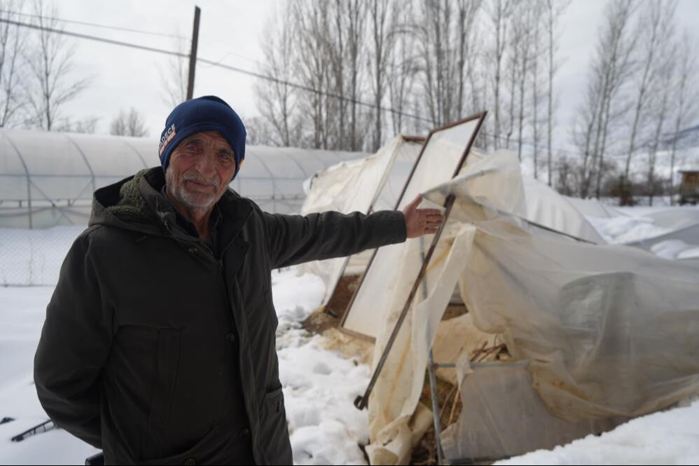 Bir haberle hayatı değişti! 60 senelik serası çöken çiftçiye Bakanlık sahip çıktı - 1. Resim