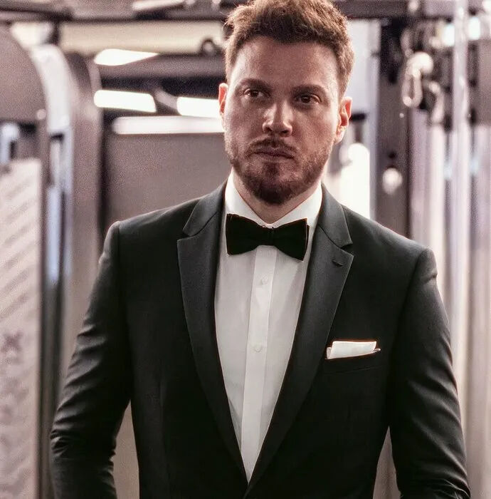 Skandal slogan tepki çekmişti! Ünlü şarkıcı Sinan Akçıl da görünce dayanamadı: "40 tane çapulcu geliyor" - 2. Resim