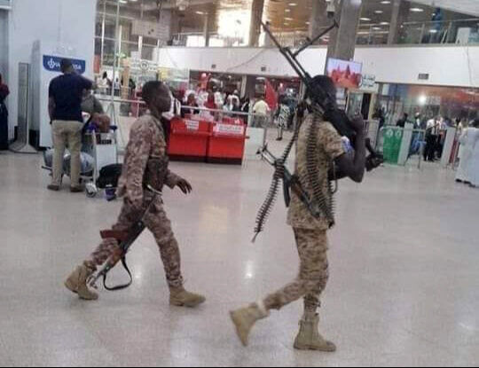 Sudan ordusu başkentte üstünlüğü ele geçirdi: RSF geri çekiliyor! Sudan ordusu başkentte üstünlüğü ele geçirdi: RSF geri çekiliyor! - 1. Resim