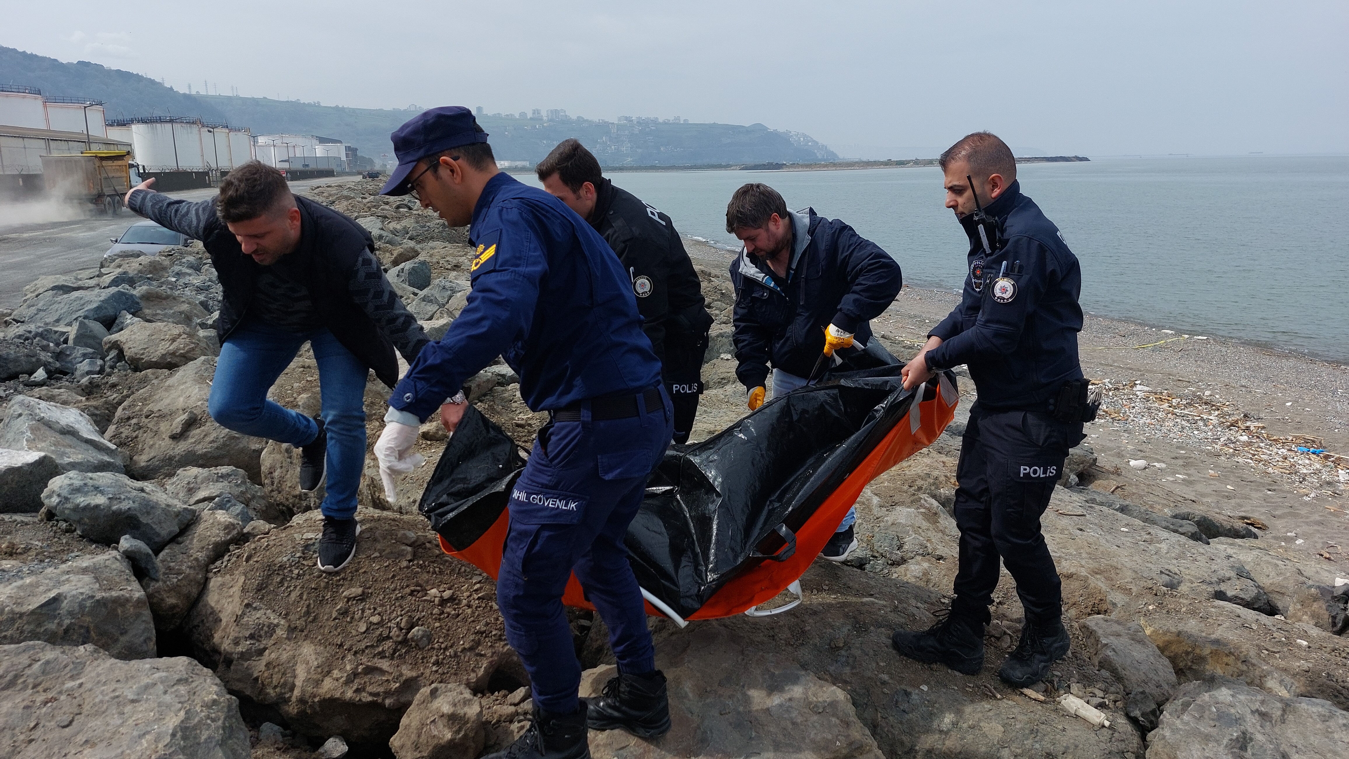 Ailesi kayıp başvurusunda bulunmuştu! Cansız bedeni denizden çıkarıldı Ailesi kayıp başvurusunda bulunmuştu! Cansız bedeni denizden çıkarıldı - 2. Resim
