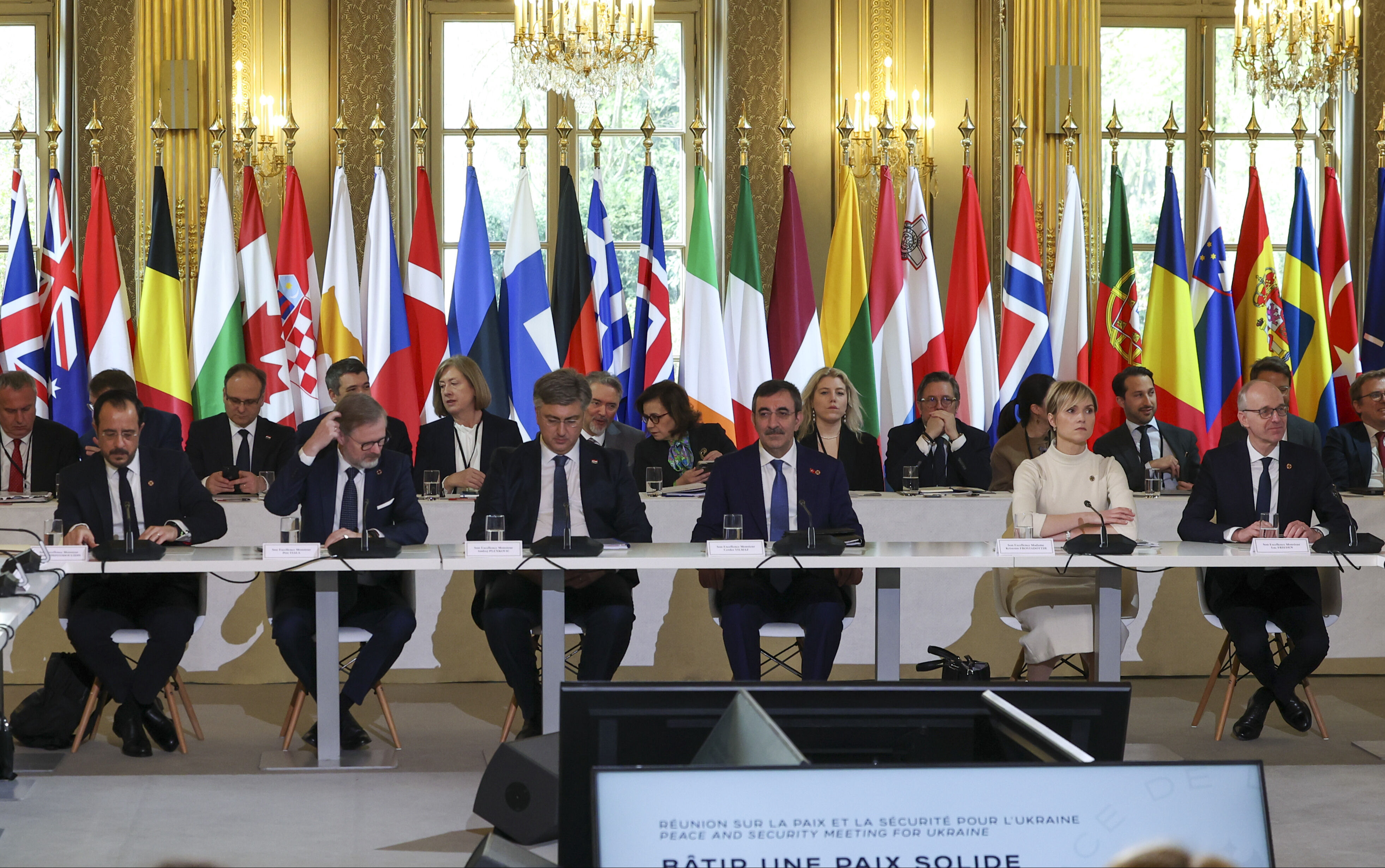 Cevdet Yılmaz'dan Paris'te barış mesajı: Rusya-Ukrayna arasında ateşkes için müzakere şart - 1. Resim