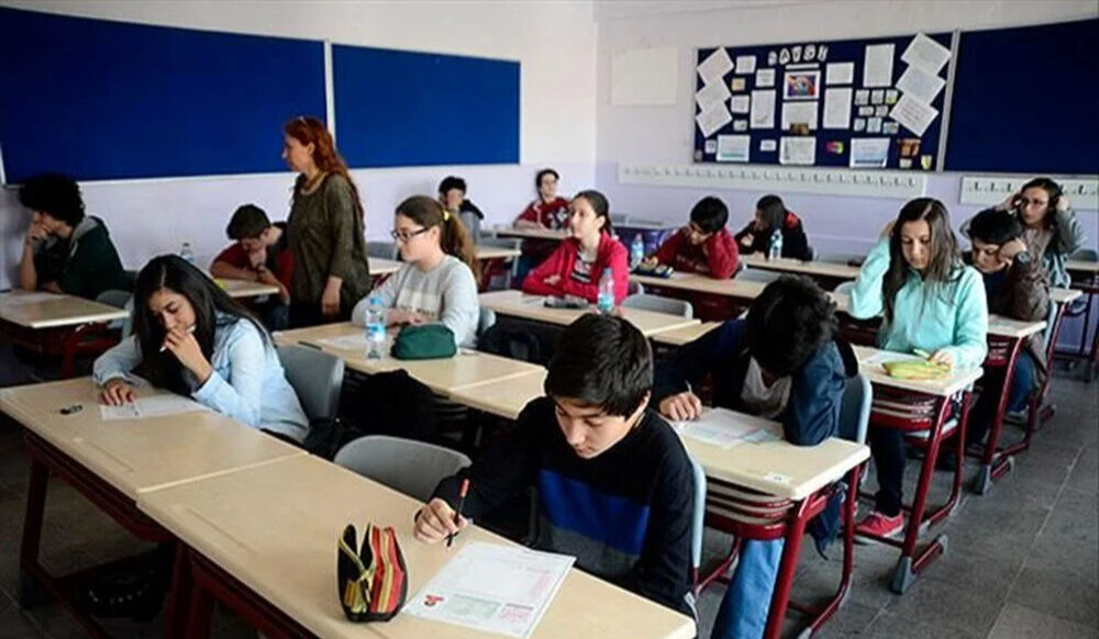 Cuma okul var mı, 28 mart okullar tatil mi olacak? Bayram tatili ve arefe günü eğitime ara verilip verilmeyeceği gündemde Cuma okul var mı, 28 mart okullar tatil mi olacak? Bayram tatili ve arefe günü eğitime ara verilip verilmeyeceği gündemde - 3. Resim