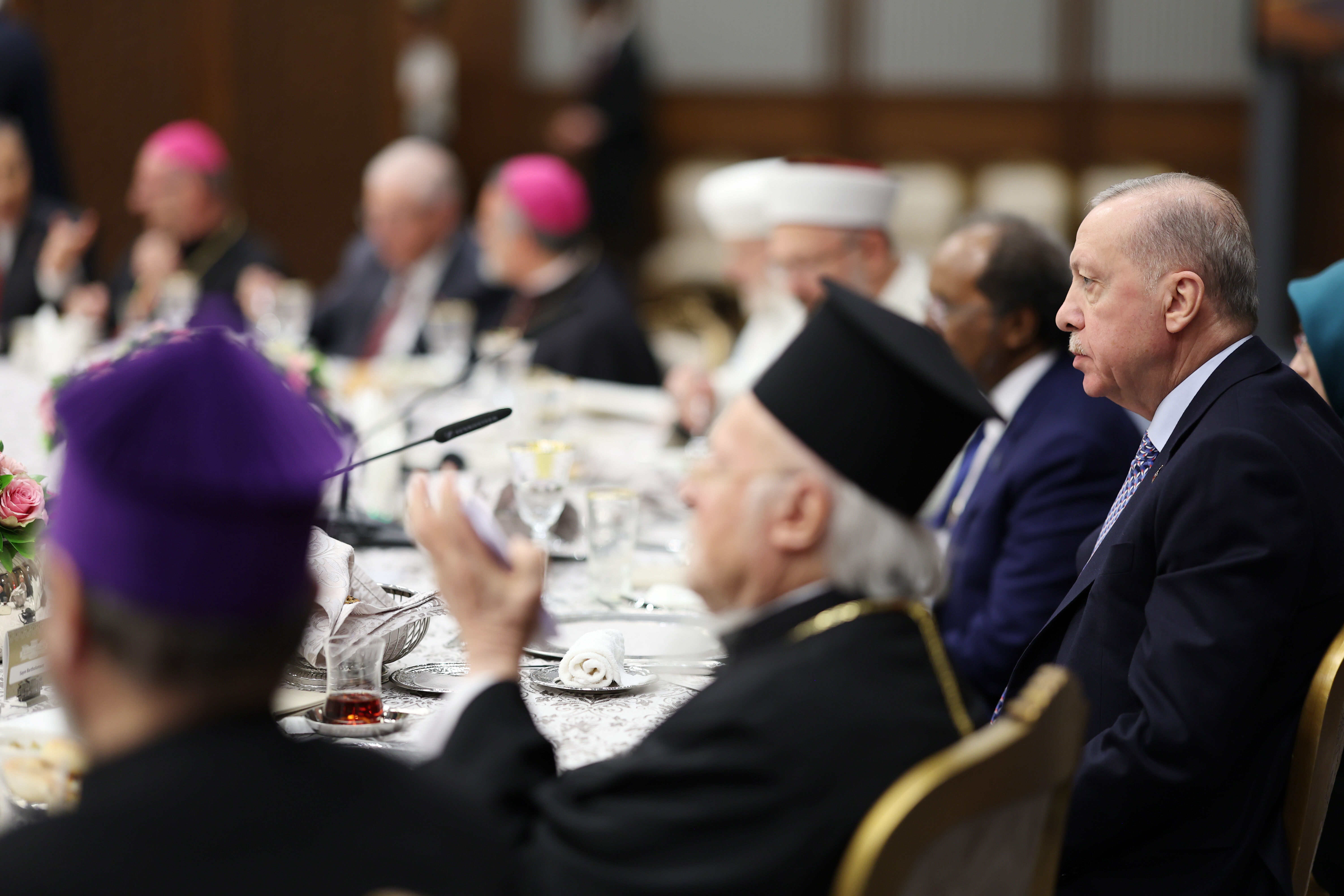 Erdoğan'dan birlik ve beraberlik için net mesaj:  Cumhurbaşkanı Erdoğan dini azınlık temsilcileriyle iftarda bir araya geldi - 2. Resim